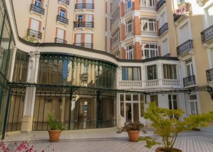 Daire L'international 122 - Hypercentre - Proche Parc & Thermes *